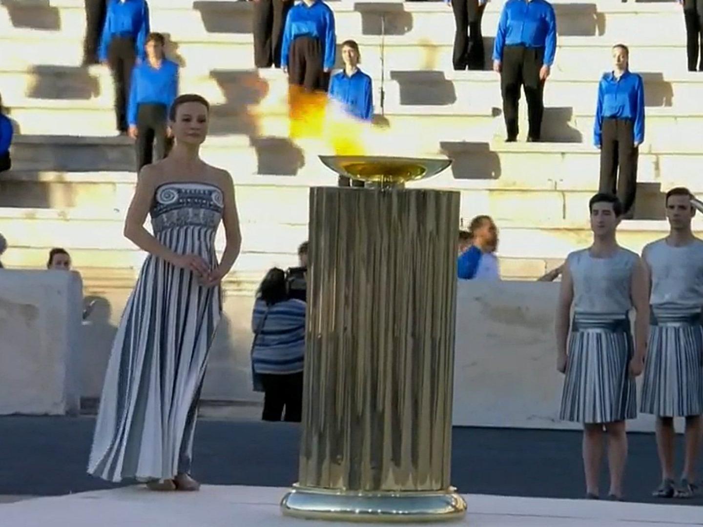 Juegos Olímpicos de París 2024 Sale la Antorcha de Grecia a Francia