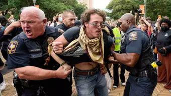 foto: Propalestinos se Enfrentan en Universidad de Ohio con Policías