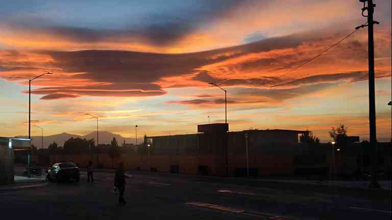 Fotogalería | ¡Asombroso Atardecer en la Ciudad de México! ¿Qué son las Nubes Lenticulares?