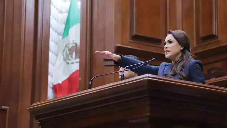 Abuchean a "Alito" durante toma de protesta de Tere Jiménez en Aguascalientes