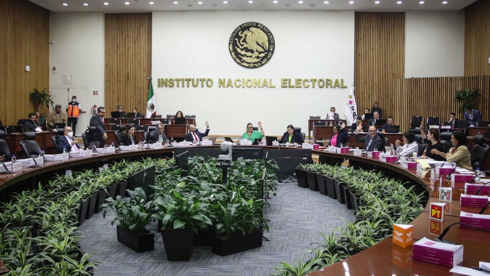 INE Detecta Irregularidades en Gastos de Campaña... pero Reduce Multas a Partidos