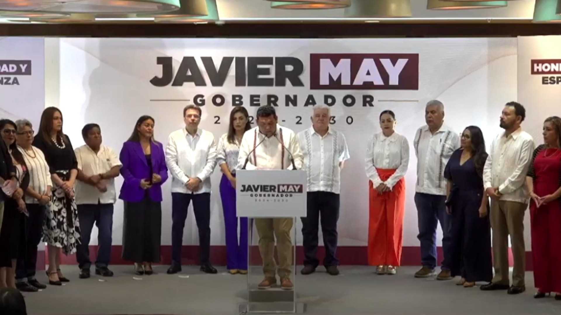Javier May presenta a los miembros de su gabinete en Tabasco