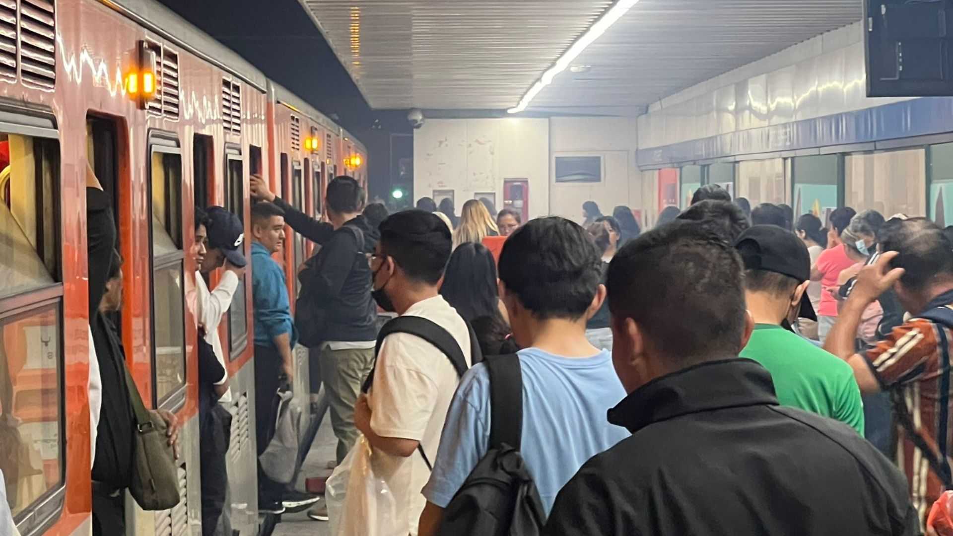Varias estaciones de la Línea 2 se cerraron este martes, por lo que el Metro CDMX informó sobre qué estaba pasando