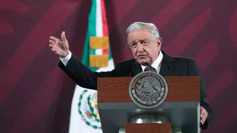 En su conferencia matutina, el presidente Andrés Manuel López Obrador informó que ya envió la nueva terna para la vacante de ministra de la SCJN y dio a conocer quiénes la integran