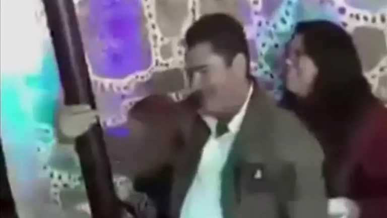 El presidente municipal de Zempoala, Hidalgo, Jesús Hernández Juárez, fue captado mientras bailaba en aparente estado de ebriedad alrededor de un tubo