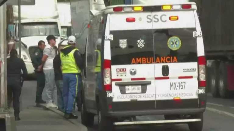 Un auto particular se cruzó en un convoy de un tráiler, por lo que custodios de Cusaem dispararon contra los tripulantes de la unidad al pesar que serían asaltados, en la zona de Vallejo, CDMX