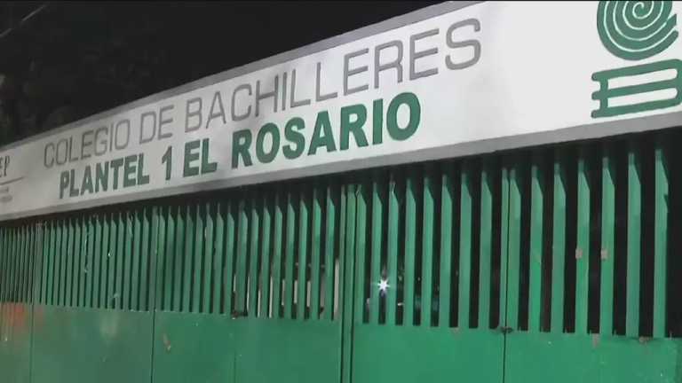 Las banderas rojinegras fueron levantadas de los planteles del Colegio de Bachilleres de la Ciudad de México (CDMX) y su zona Metropolitana, así como de las oficinas centrales de la Dirección General