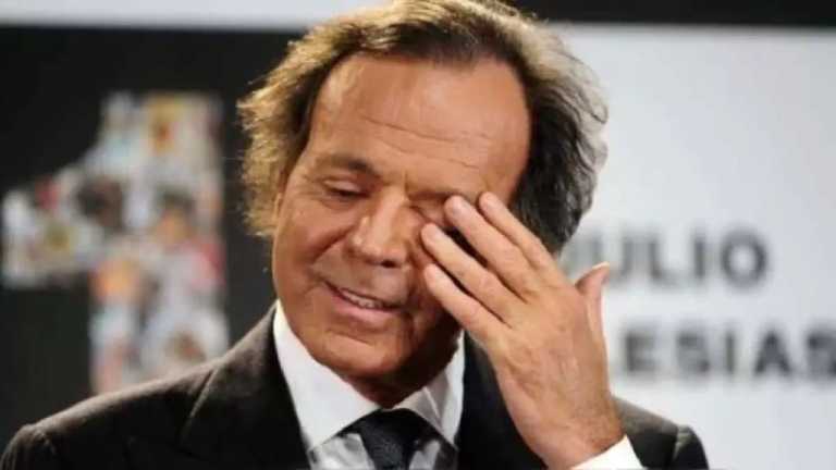 Al cantante Julio Iglesias le fueron decomisados cerca de 40 kilos de frutas y verduras que pretendía ingresar a República Dominicana