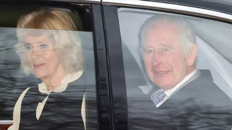 En Reino Unido, fueron difundidas las primeras imágenes del Rey Carlos III, acompañado de la reina Camila, tras su diagnóstico de cáncer del cual no se han revelado detalles