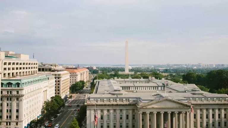 Se reporta la movilización de equipos de emergencia por un tiroteo en Washington, D.C, en EUA; el departamento de Policía Metropolitana confirmó que tres de sus agentes resultaron heridos en la zona este de la ciudad