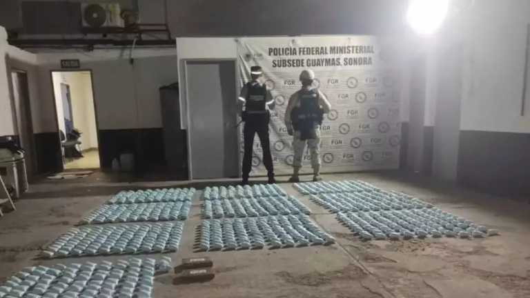 Dos mujeres y un sujeto fueron detenidos con 2 millones de pastillas de fentanilo en Guaymas