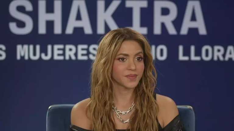 Shakira habló de su nuevo disco ‘Las mujeres no lloran’, dijo que cada una de las 16 canciones narra vivencias y emociones, además, reveló que aún cree en el amor