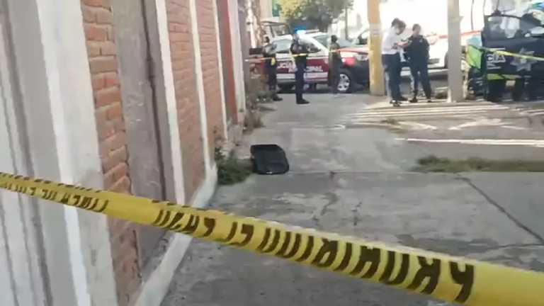 Una mujer se percató del llanto proveniente de una maleta, donde fue encontrado un niño de 2 años de edad golpeado y mojado en Puebla.