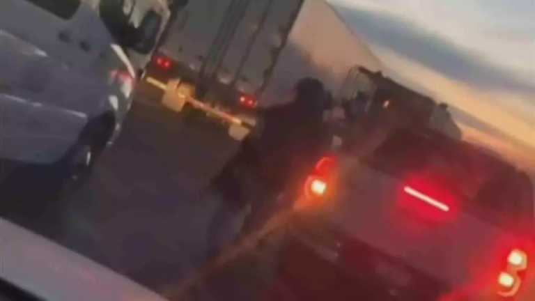 Una nueva jornada de violencia se registró en Zacatecas, ya que fueron quemados camiones sobre la Carretera 54, mientras que en la cabecera del municipio de Morelos abandonaron algunos cuerpos