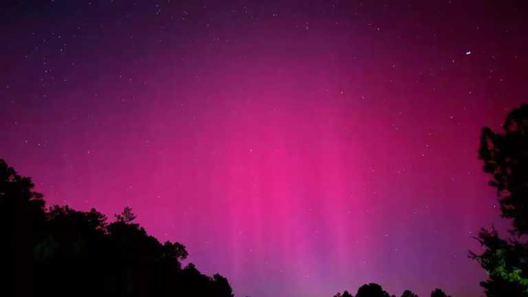 La noche del 10 de mayo, derivado de una tormenta solar geomagnética, los habitantes de varias zonas de Chihuahua, incluyendo Guerrero, Cuauhtémoc y Guachochi, fueron testigos de auroras boreales.