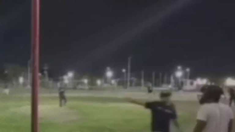 Momento de pánico vivieron jugadores y decenas de familias, tras balacera durante partido de béisbol realizado en Guadalupe, Nuevo León.