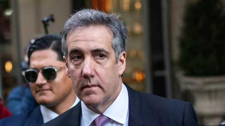 Michael Cohen, exabogado de Donald Trump, admitió durante su testimonio en el juicio, haber robado dinero de la campaña del expresidente, debido a que se le redujo su bono anual