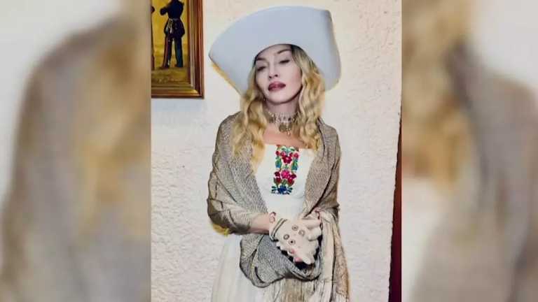La cantante Madonna reveló que uso ropa y joyas de Frida Kahlo durante su visita al Museo Casa Azul en la CDMX