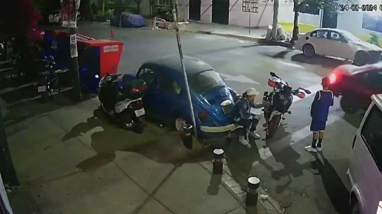 En calles de la alcaldía Venustiano Carranza de la Ciudad de México mataron a un hombre frente a un niño; ambos platicaban cuando el agresor bajó de un coche y disparó