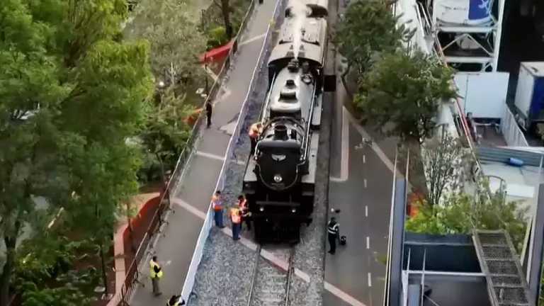 ‘La Emperatriz’, la locomotora más famosa de América Latina, llegó a la zona de Polanco, en la CDMX, como parte del recorrido que hace por México