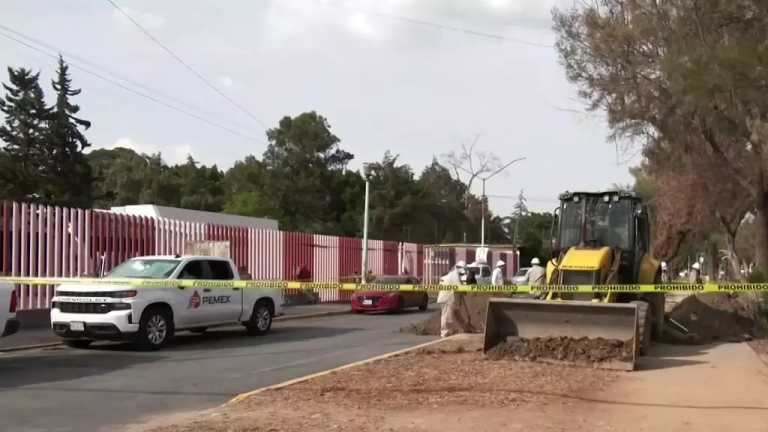 Tras la denuncia de vecinos de la alcaldía Gustavo A. Madero, CDMX, sobre el olor a combustible en el drenaje se documentó que en la zona se detectaron tomas clandestinas de turbosina