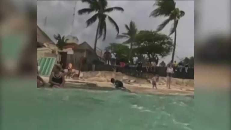 Varios ojos de agua han aparecido en el mar de Playa del Carme, debido a las lluvias que se registraron en los últimos días en Quintana Roo