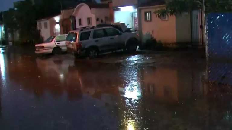 Luego de las precipitaciones del miércoles el fraccionamiento Pueblo Nuevo en el municipio de Chalco volvió a inundarse a una semana de que quedó en la misma situación