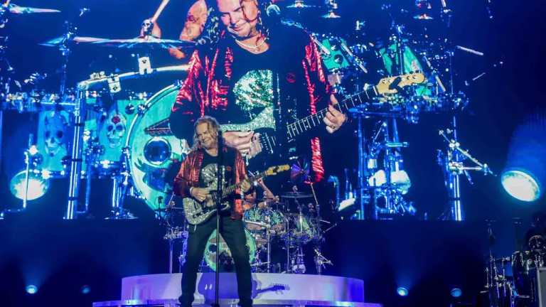 Maná y Christian Nodal fundieron sus talentos al interpretar 'Te lloré un río' durante su más reciente presentación en Madrid, España, como parte del tour 'México, Lindo y Querido'