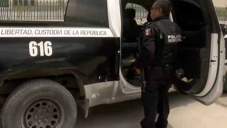 Un reporte alertó a agentes municipales sobre un hombre armado dentro de una maquiladora, amenazando a los empleados. Resultó que tenía esquizofrenia y no estaba armado.