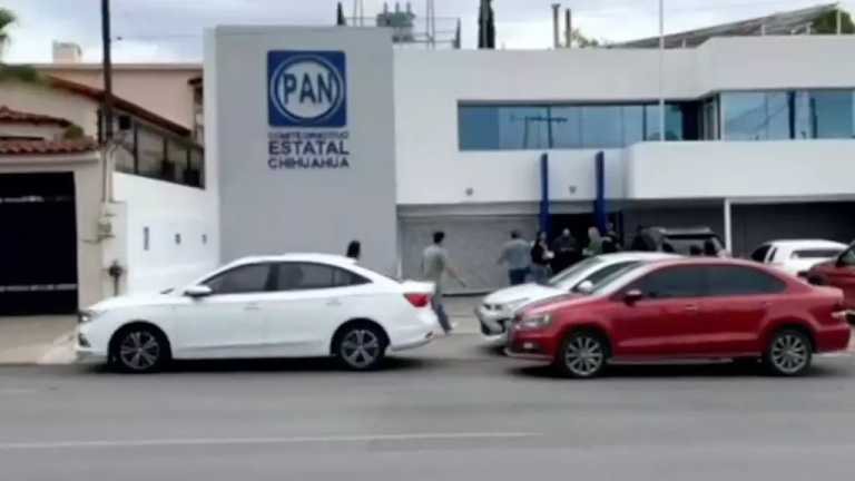 Sujetos ingresaron a las oficinas del Comité Directivo Estatal del Partido Acción Nacional (PAN) en la capital de Chihuahua, y efectuaron un robo de 2 millones de pesos en efectivo.