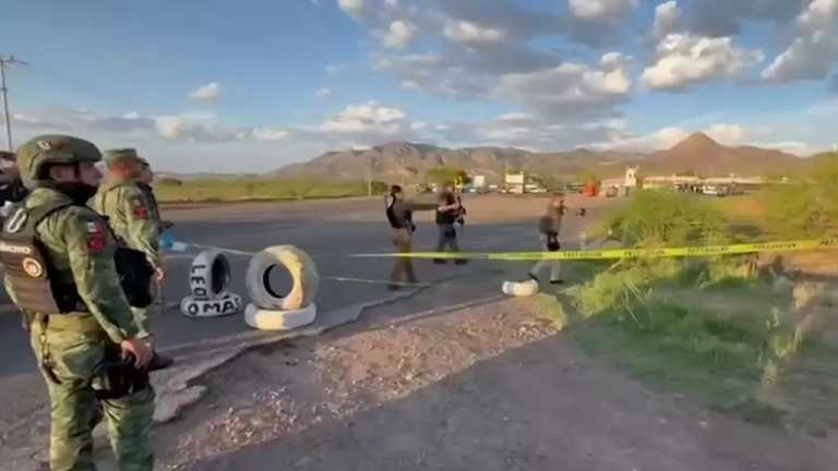 Cámaras de seguridad captan el momento en que matan a Manuel Villicaña Pacheco, alias ‘Chuy Largo’, presunto líder del Cártel de Sinaloa, después de que salió de la cárcel, en Chihuahua