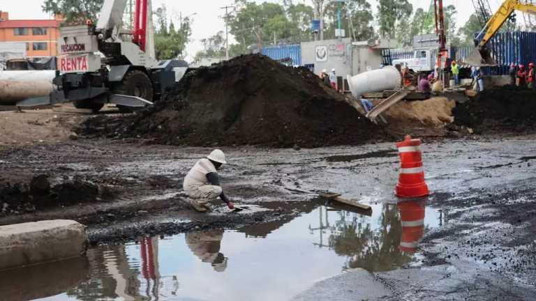 La mañana de este viernes 26 de julio se han reportado varias fugas de agua en el Valle de México. Una fue en Azcapotzalco, otra en Álvaro Obregón y una más en Tultitlán, Estado de México