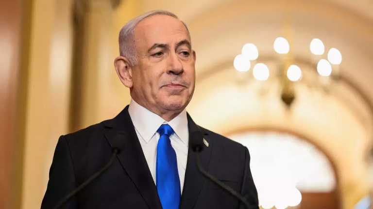 El primer ministro israelí, Benjamín Netanyahu, informó que se han lanzado ataques contra sus enemigos en tres frentes. Anunció que vienen días desafiantes