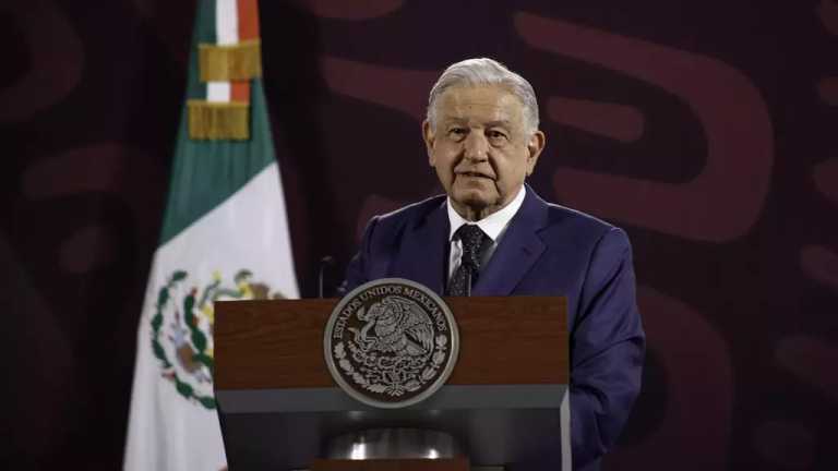 El presidente Andrés Manuel López Obrador dio a conocer que personal de la Marina y  Sedena ya atienden la inundación en Chalco. Agregó que hoy estarán en la zona la gobernadora del Edomex