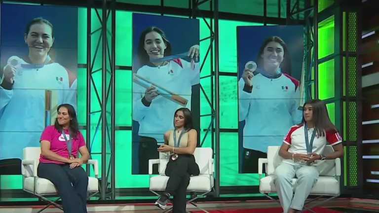 Alonso Cabral conversa con las medallistas mexicanas de Tiro con Arco, Alejandra Valencia, Ana Paula Vázquez y Ángela Ruiz. Comparten su experiencia en los Juegos Olímpicos de París 2024 y cómo sintieron el apoyo de México