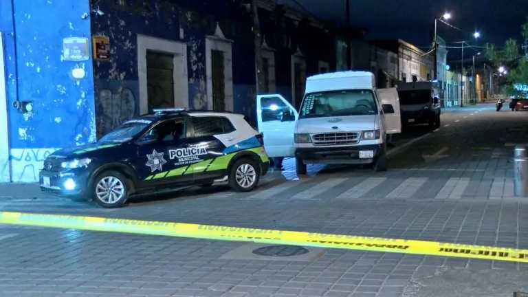 Un hombre fue asesinado con disparos de arma de fuego en la 16 Poniente y la 7 Norte del Barrio de San Pablo de los Frailes, en el Centro Histórico de Puebla.