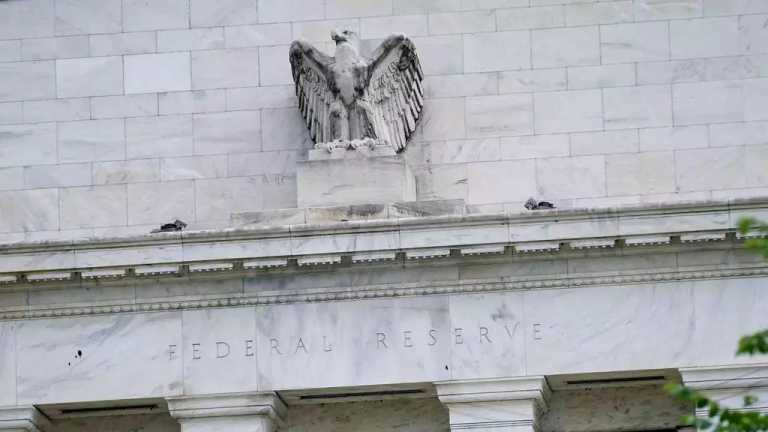 La Reserva Federal de Estados Unidos (FED) decidió reducir su tasa de interés en medio punto porcentual, pasa a un rango de 5.0 y 4.75 por ciento