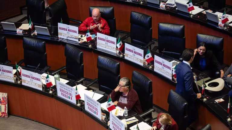 Después de nueve horas, el Senado de la República aprobó en lo general y en lo particular la Reforma a la Constitución que traspasa la Guardia Nacional a la Secretaría de la Defensa Nacional