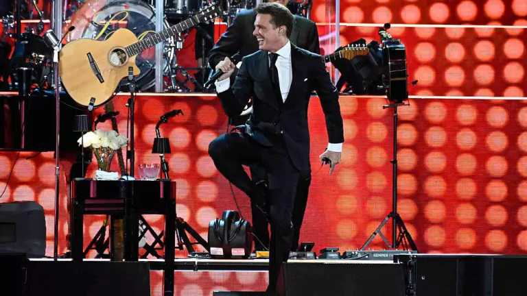 Este viernes se iba a presentar Luis Miguel en Culiacán, Sinaloa, pero ante la ola de violencia que se ha generado en la ciudad se vieron en la necesidad de cancelar su show