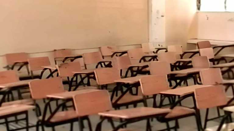 Ante las intensas lluvias derivadas por el huracán John, en Michoacán y Colima, se mantienen suspendidas las clases, autoridades solicitan a la población mantenerse alerta