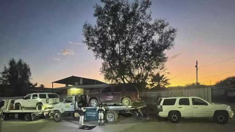 La Mesa Estatal de Seguridad aseguró vehículos, material bélico y a dos personas, en los municipios de Sáric, Plutarco Elías Calles y Agua Prieta.