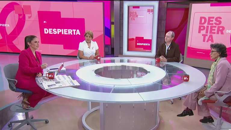 La activista Lourdes Ramírez, Antonio Pastrana, esposo de paciente con cáncer, y la actriz Patricia Reyes Spíndola, participan en una mesa en Despierta sobre la detección del cáncer de mama