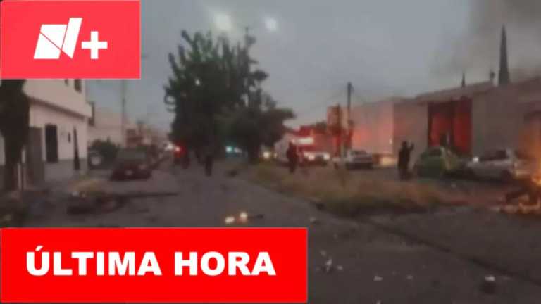 Un vehículo explotó afuera de la Secretaría de Seguridad de Acámbaro en Guanajuato y por lo menos tres policías resultaron heridos; hay daños en el edifico y en viviendas contiguas