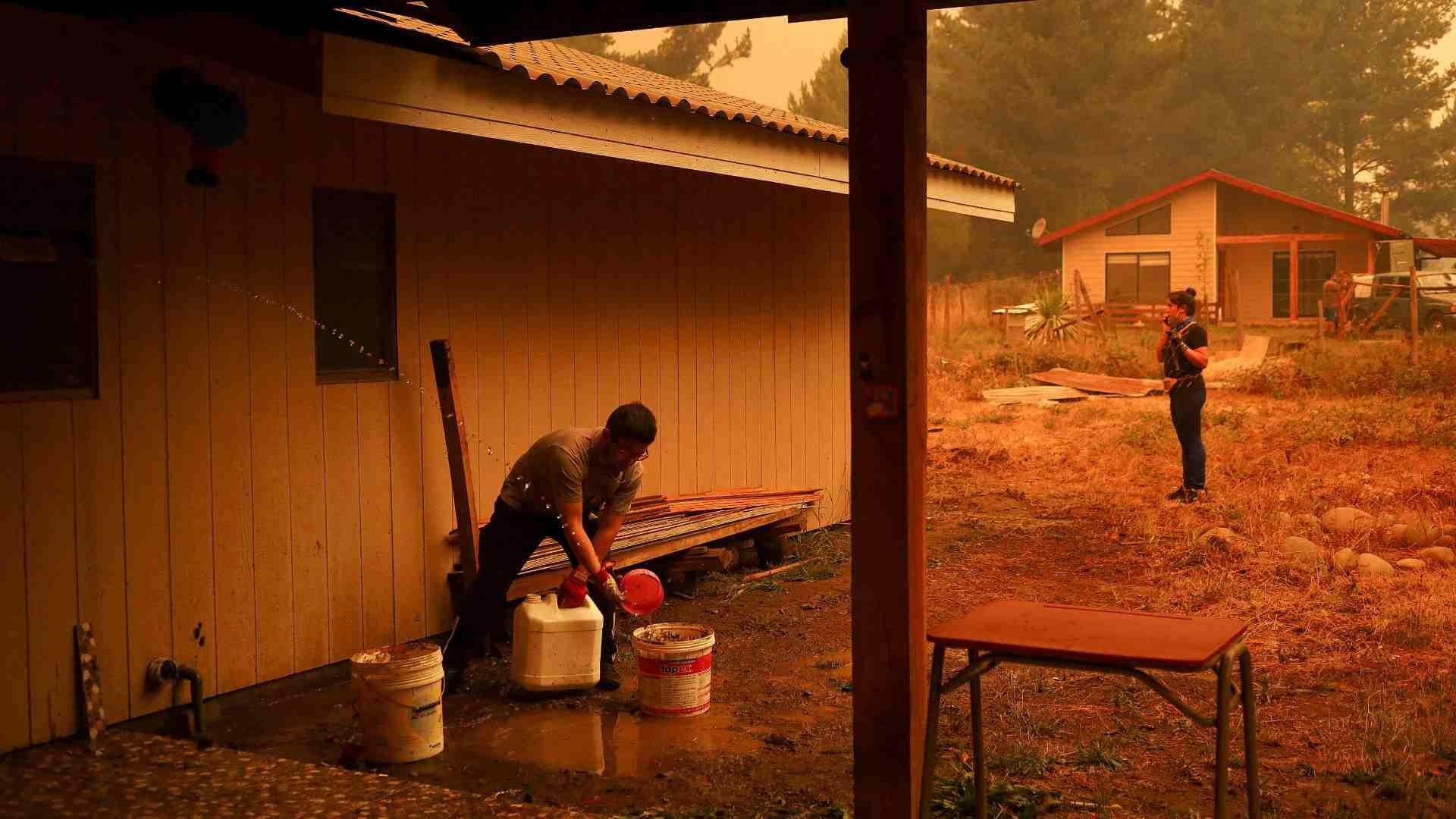 Incendios forestales en Chile afectan a residentes de la Concepción