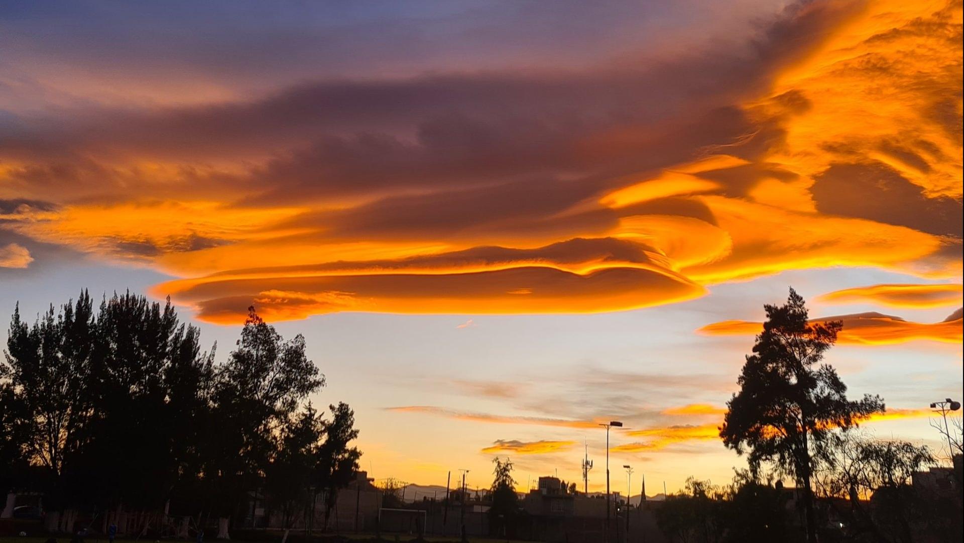 Fotogalería | ¡Asombroso Atardecer en la Ciudad de México! ¿Qué son las Nubes Lenticulares?