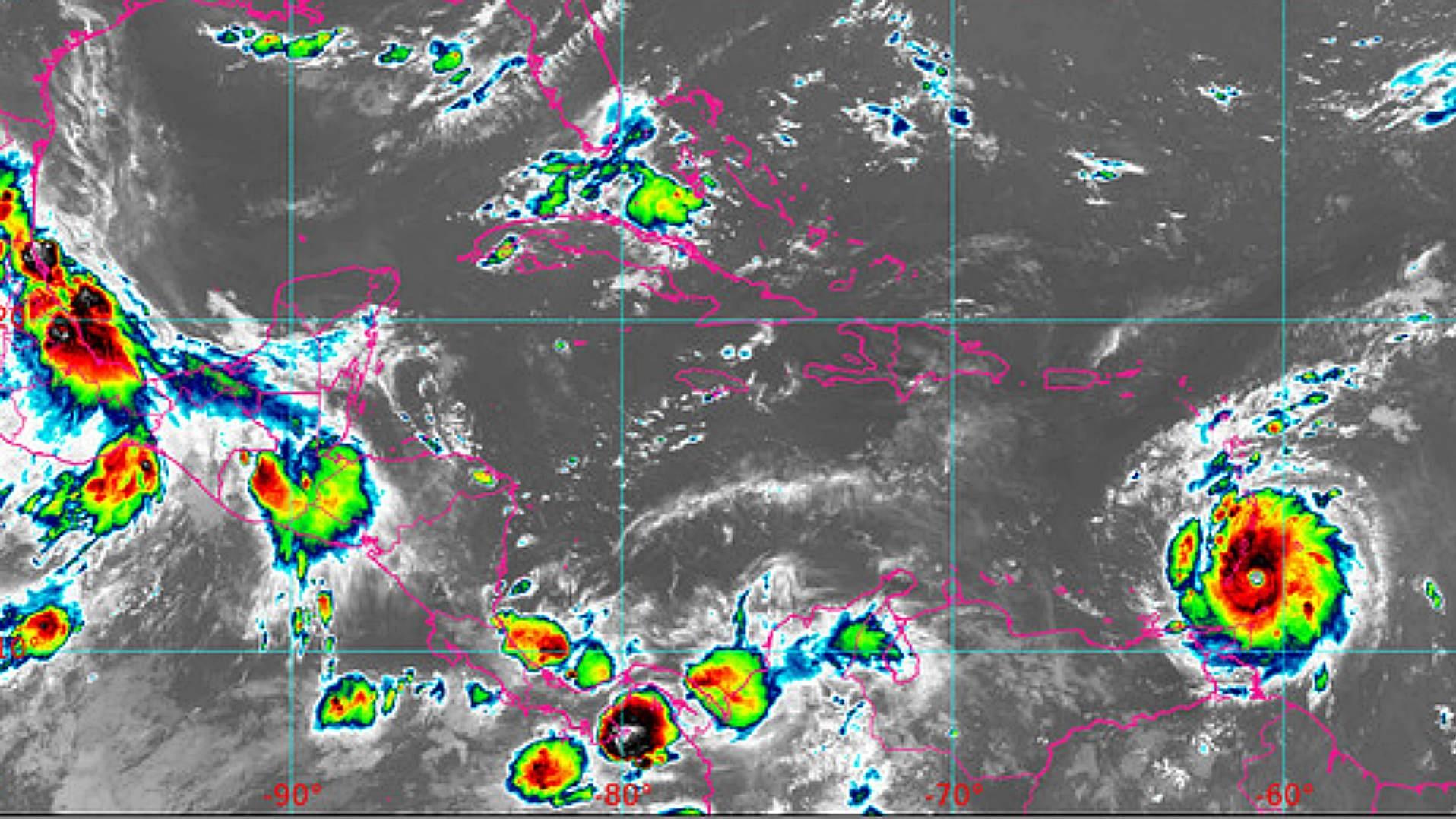 Huracán Beryl, 'Extremadamente Peligroso' de Categoría 4, Toca Tierra en Isla del Caribe