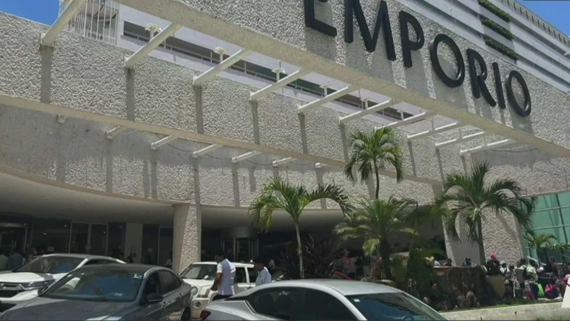 Clausuran Hotel Emporio en Acapulco por Tirar Aguas Residuales a la Calle