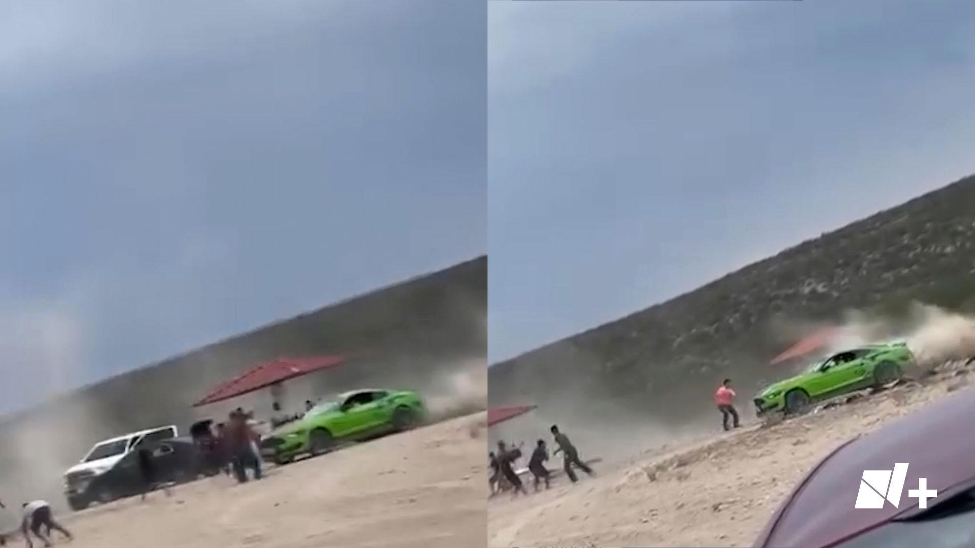 El conductor arrolló a un grupo de personas durante una riña campal en Acuña, Coahuila.
