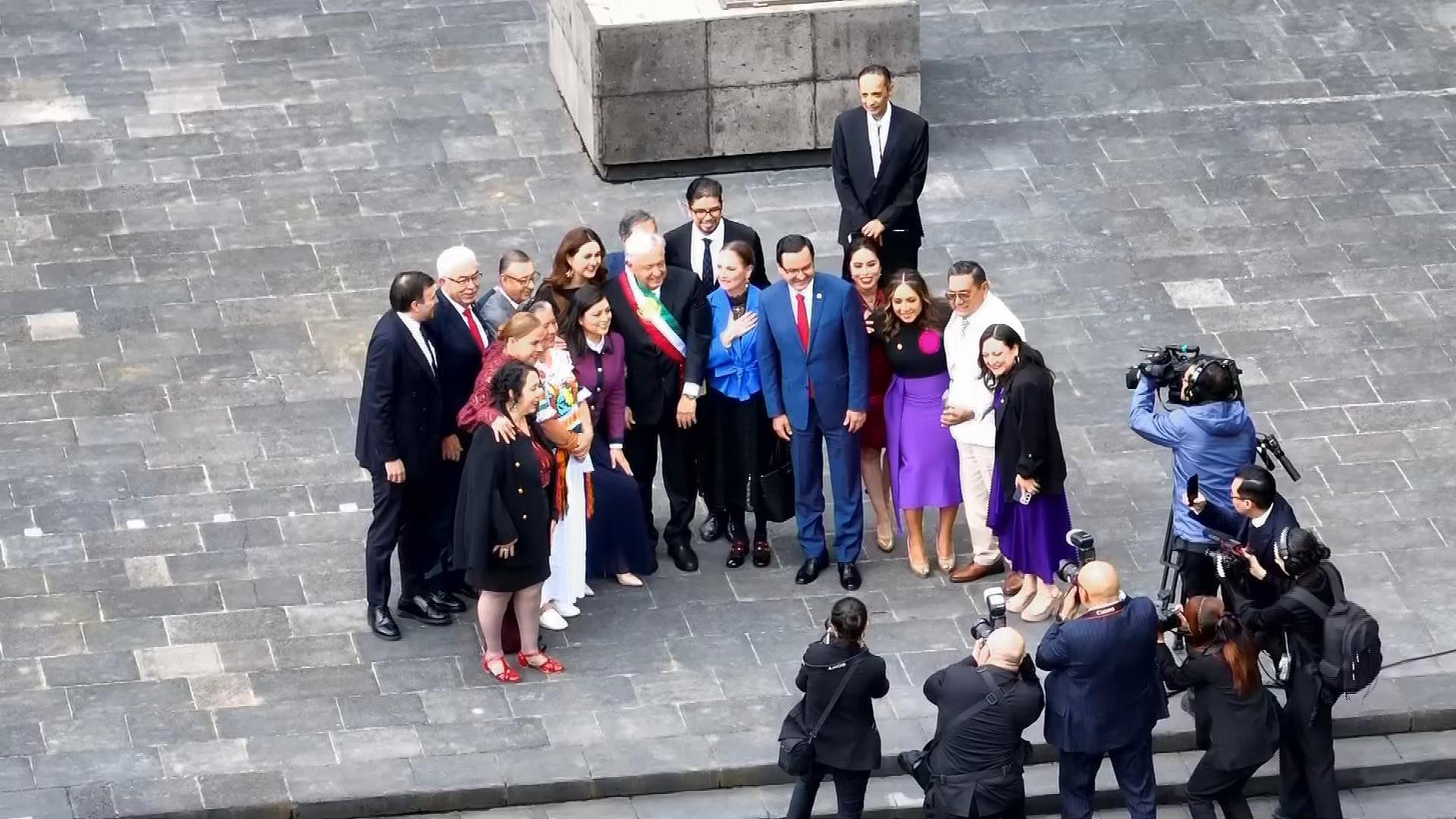 AMLO Llega a la Cámara de Diputados para Toma de Posesión de Sheinbaum