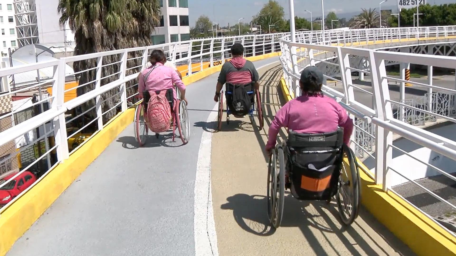 Rodadas con sillas de ruedas semideportivas en Puebla.